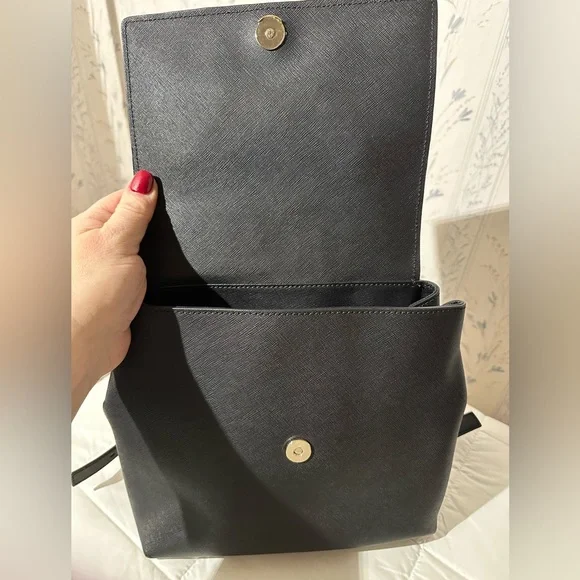 Kate Spade NWOT & Disney Collab Minnie Mouse Backpack with Red Polka Dot Bow - Picture 9 of 11